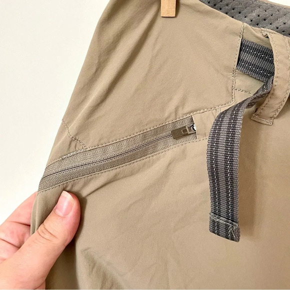 Mountain Hardware Women's Bermuda  Hiking Shorts - Picture 3 of 8